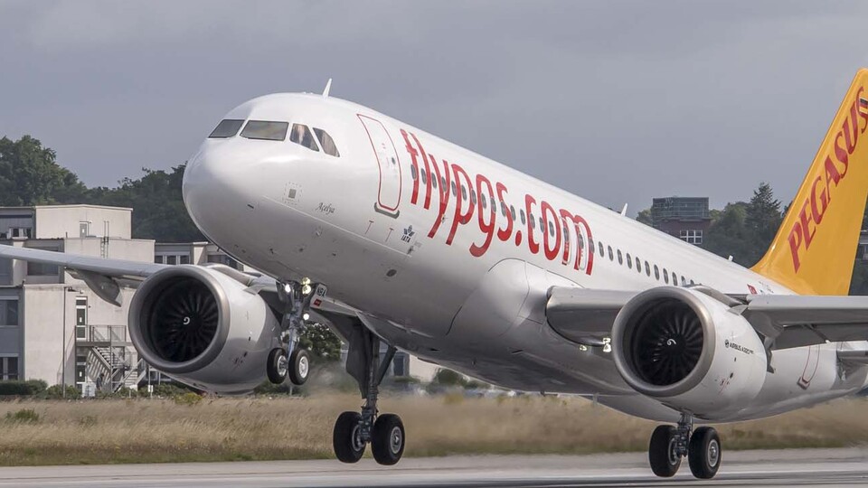 Pegasus üç uçağını kiralayacak