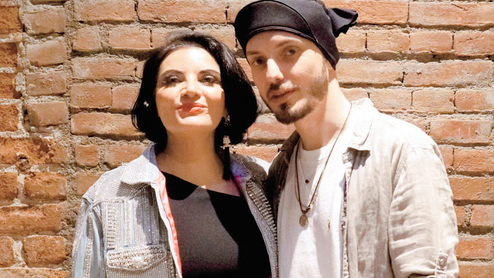 "Duruyor Dünya" birlikteliği