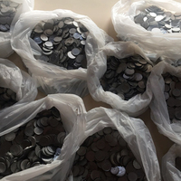 Tesadüfen taşı çektiler, yere binlerce para döküldü!