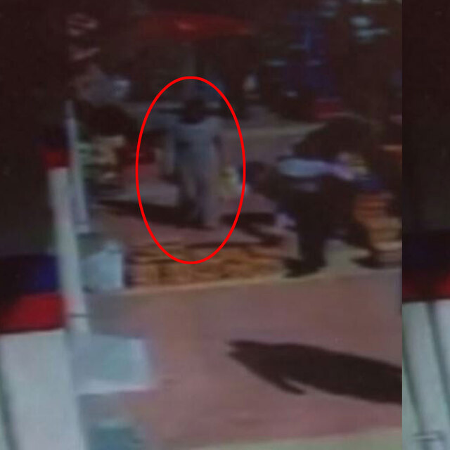 Akılalmaz olay! Kaldırımda yürürken bir anda yere yığıldı! Durumu ağır!