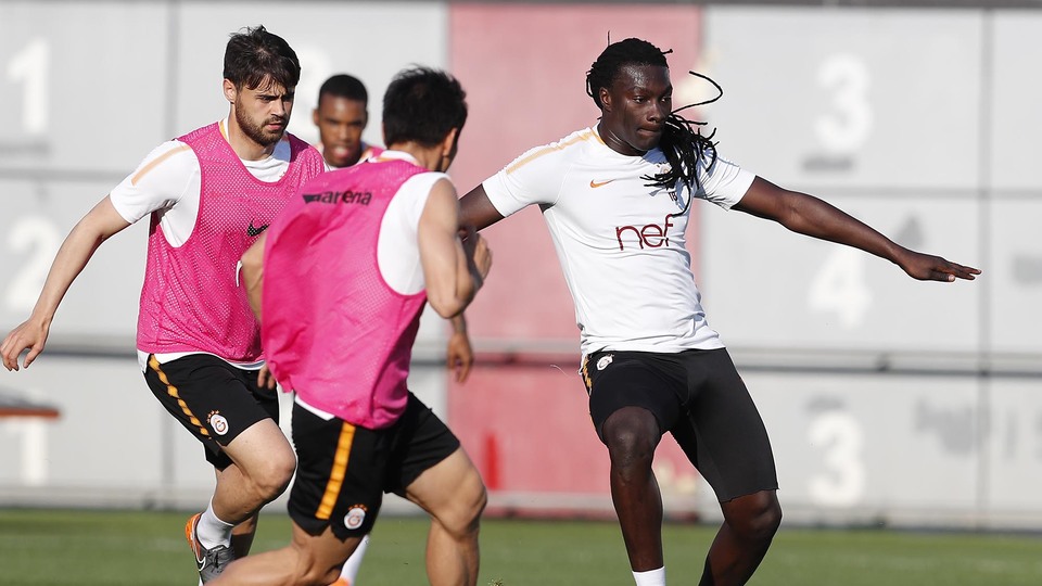 Galatasaray'da derbi mesaisi sürüyor