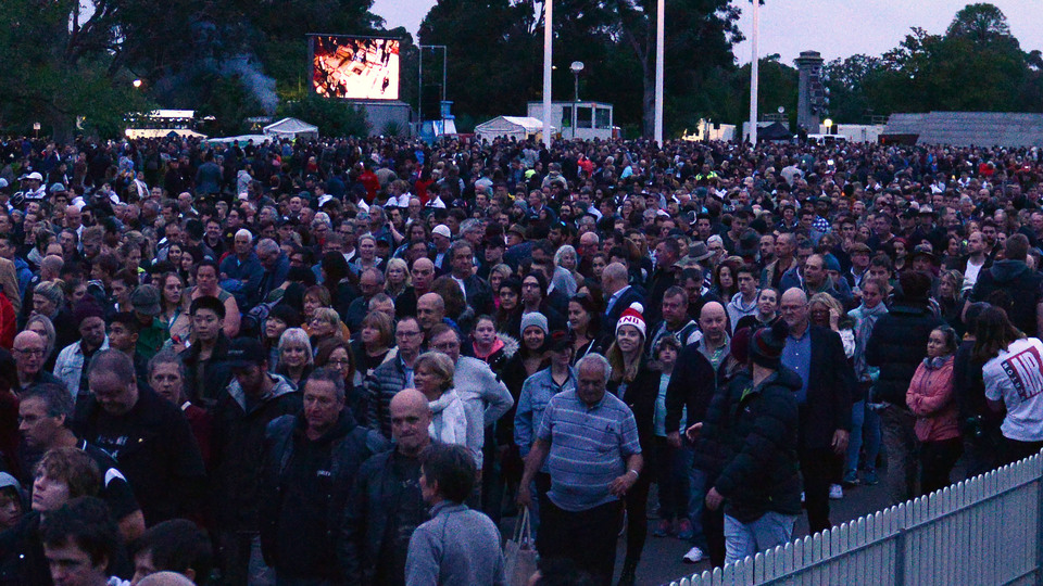 Avustralya'da Çanakkale Savaşı için şafak ayini!