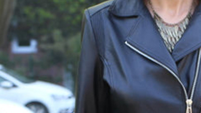 Hayatının sorusu bu oldu: "Göbeğinizi yukarı çeker misiniz?"