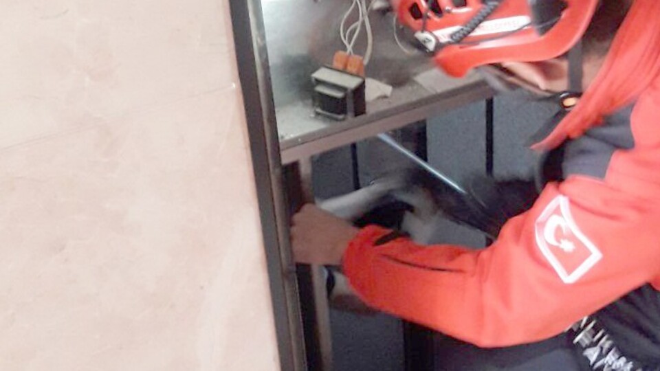 Asansörde korku dolu anlar!