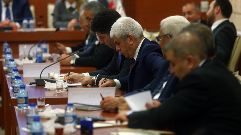 3 şeker fabrikası 1'er saat arayla satılacak!