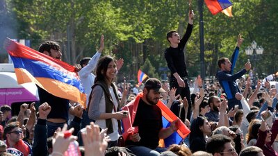 Ermenistan'da 'devrim': Bundan sonra ne olacak?