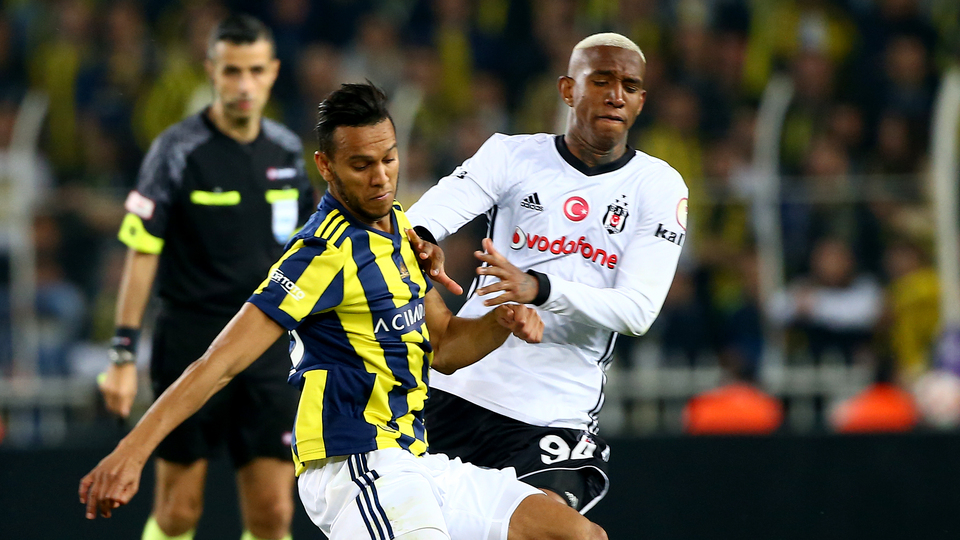 Fenerbahçe-Beşiktaş maçının saati belli oldu!