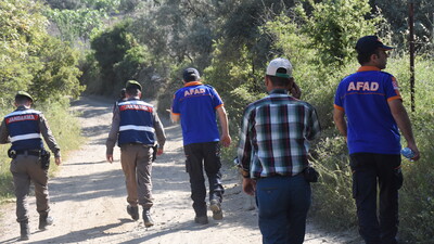 Kayıp kişiyi arama çalışmalarına helikopter de katıldı