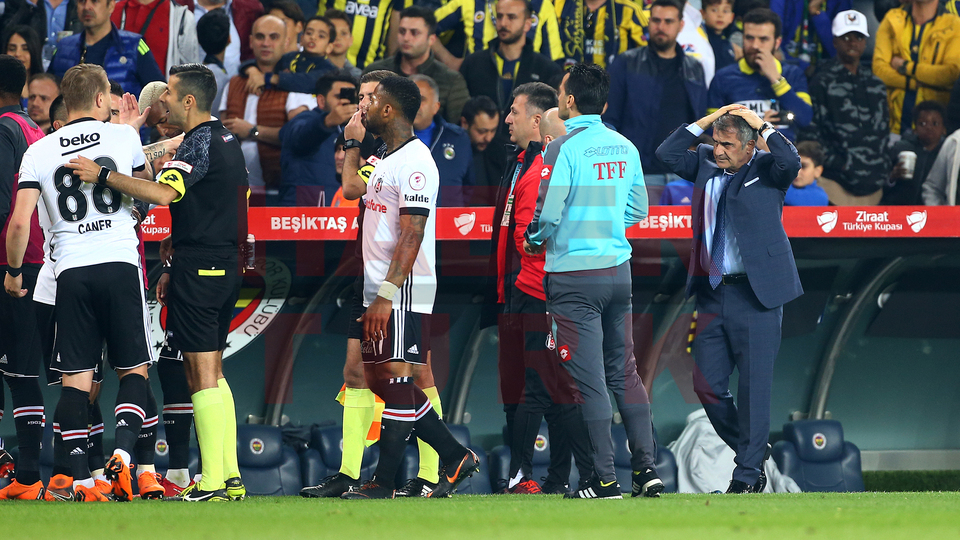Beşiktaş'tan tarihi karar! Fenerbahçe derbisi...