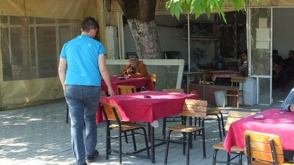 Kahvede araç parkı kavgası: 1 ölü