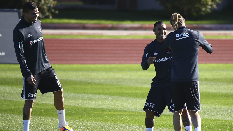 Vida dışarı, Pepe içeri!