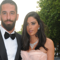 Baba olacağını öğrenince kendini ödüllendirdi