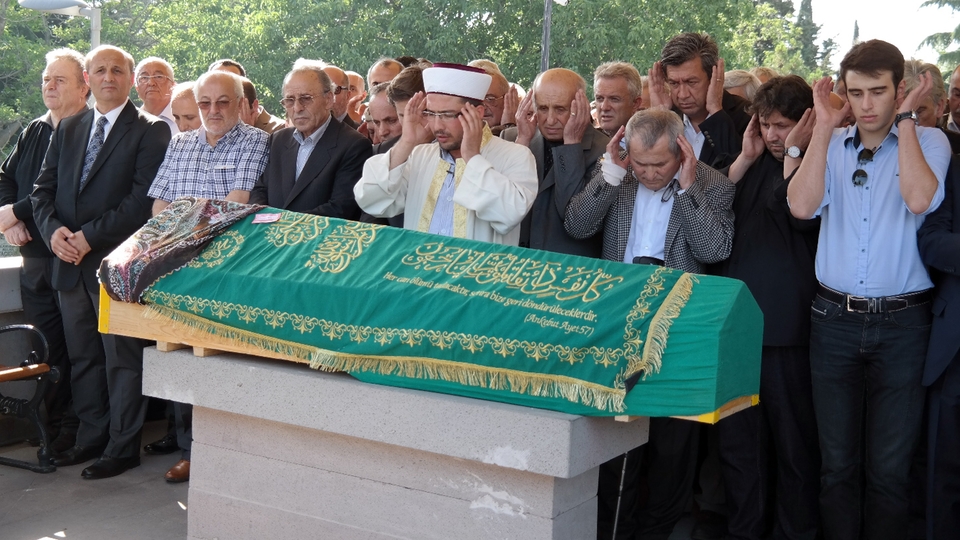 Yemen Ekşioğlu son yolculuğuna uğurlandı