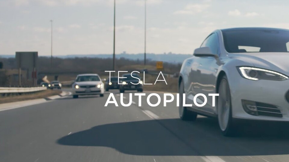 Tesla'da dev ayrılık! Otomatik pilotun başındaki isim istifa etti