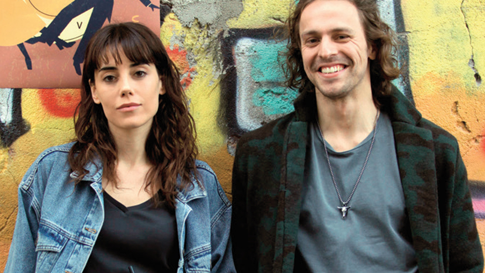 Gözler onların üzerinde