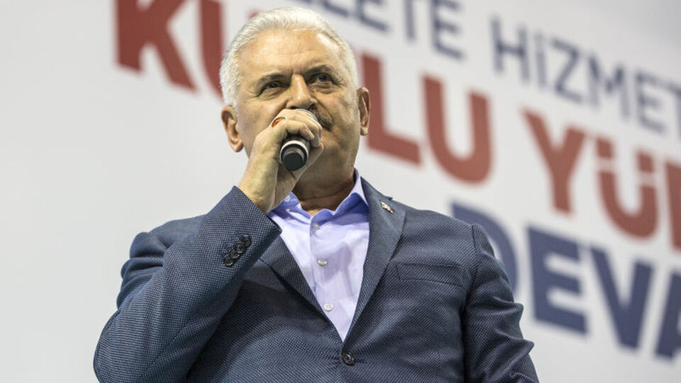 Başbakan Yıldırım: Çatı daha çatılmadan çatırdadı