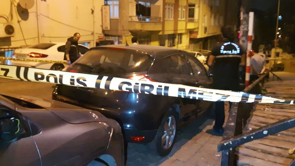 İstanbul'da kahvehaneye silahlı saldırı! Yaralılar var