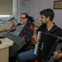 Gözleriyle konser verecek!