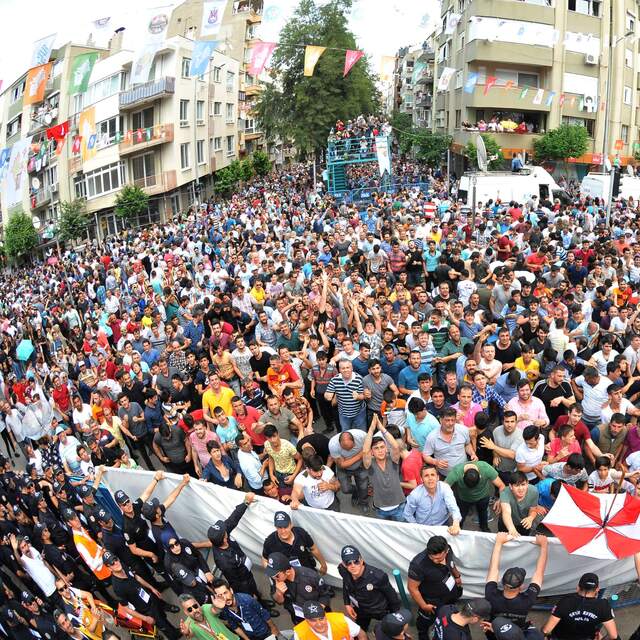6 ton mesir macunu saçıldı