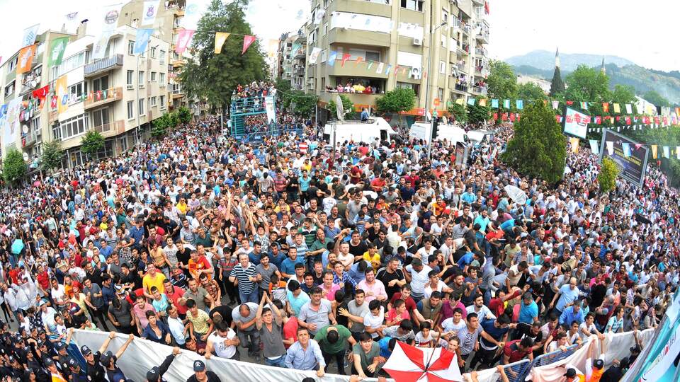 6 ton mesir macunu saçıldı