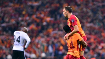 Aslan 'kanat'landı!