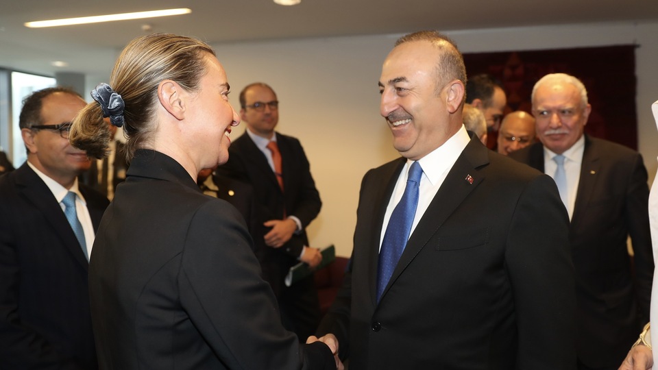Çavuşoğlu'na Almanya'da konuşma engeli!