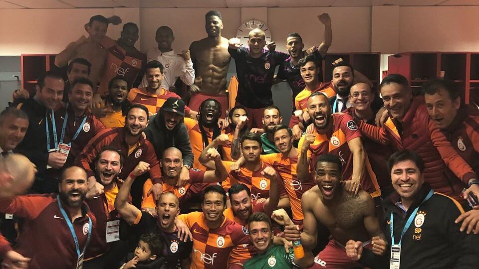 Soyunma odasında bayram