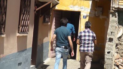 40 yıllık eşini kafasına çekiçle vurarak öldürdü!