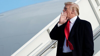 'Ya Meksika sınırına duvarı yaparız ya da devleti kapatırım'