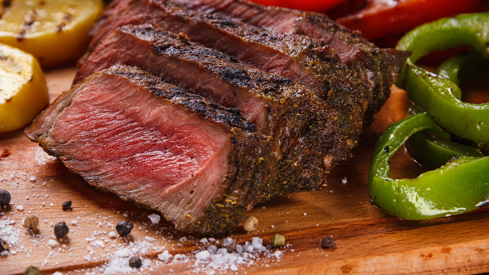 Kırmızı et sevenlere kötü haber! Günde 100 gram kırmızı et yiyorsanız dikkat!