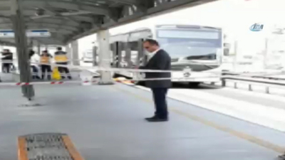 Esenyurt'ta metrobüsün çarptığı çocuk hayatını kaybetti! Seferlerde aksama