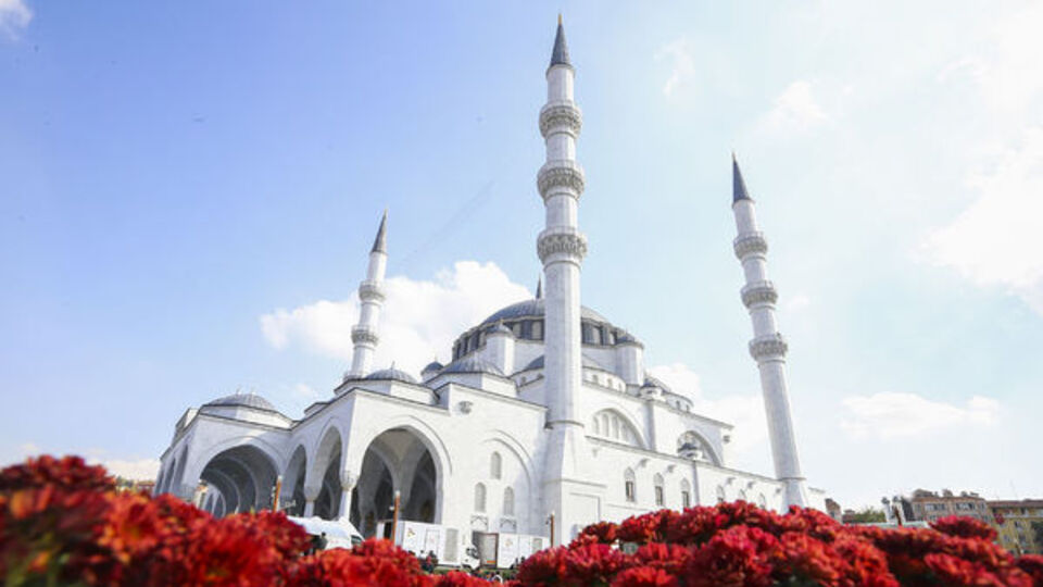 Akşam ezanı saat kaçta okunacak?