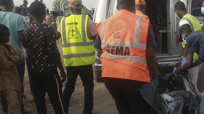 Nijerya'da camiye intihar saldırısı: Çok sayıda ölü var