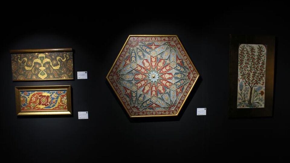 'Saray Sanatları' İznik çinileri sergisi