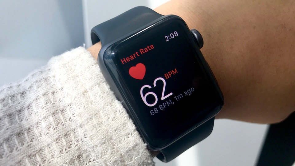 Apple Watch genç kızın hayatını kurtardı!