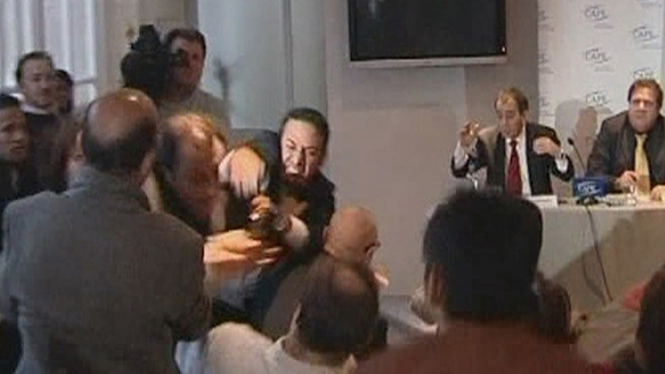 Bush'a ayakkabı fırlatan gazeteci milletvekili adayı oldu