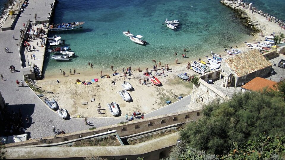 İtalya'da Tremiti Adaları'nda plastik yasağı