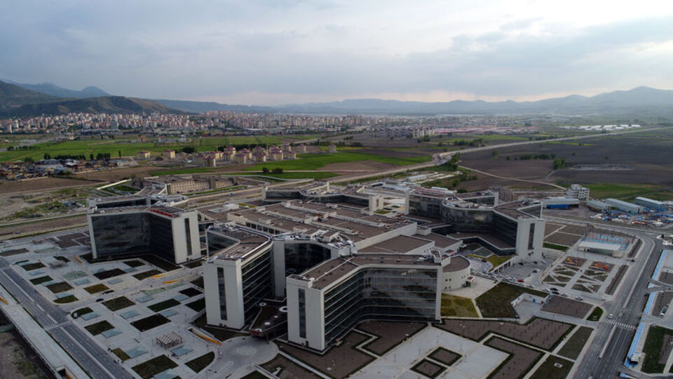 Türkiye'nin en büyük şehir hastanesi o ilde açılıyor!