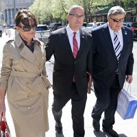 First Lady’nin anne babası göçmenlik bürosuna uğradı!