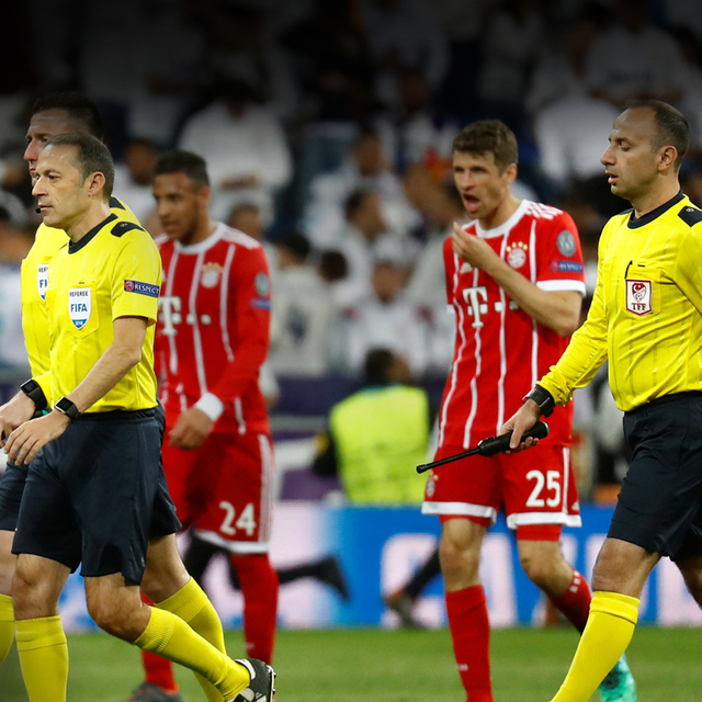 Tarihi maça Cüneyt Çakır damgası!