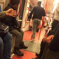 Tramvayda tüyleri diken diken eden olay! Gördüğü an harekete geçti