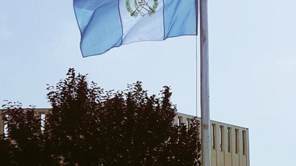 Elçiliğini Kudüs'e taşıyan ilk ülkeye Netanyahu'dan tebrik!