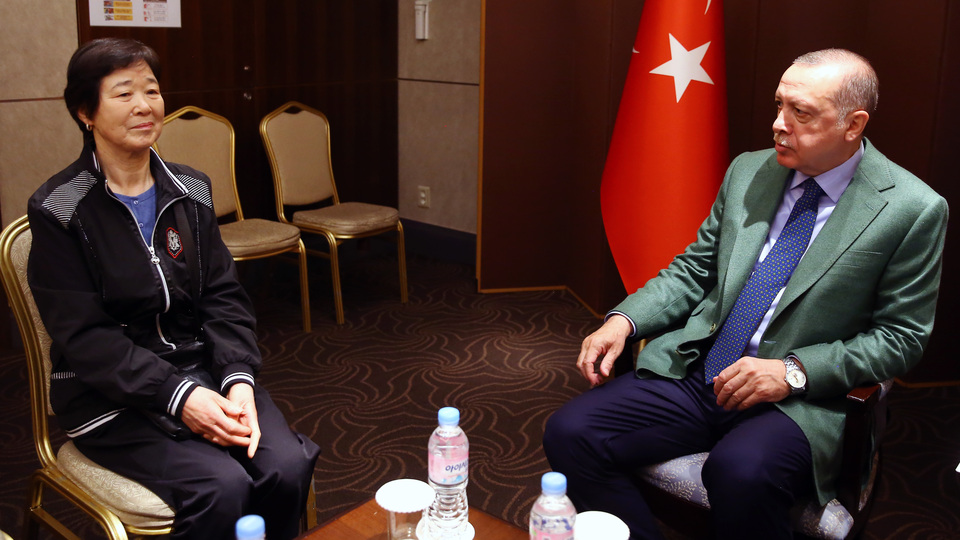 Cumhurbaşkanı Erdoğan'dan Kore'de sürpriz görüşme