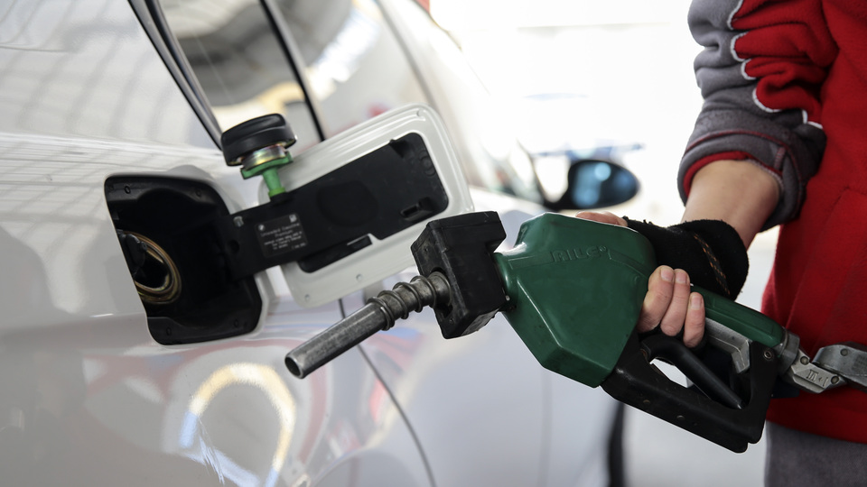 "Enflasyonu düşürmek için akaryakıt fiyatının düşmesi gerekiyor"