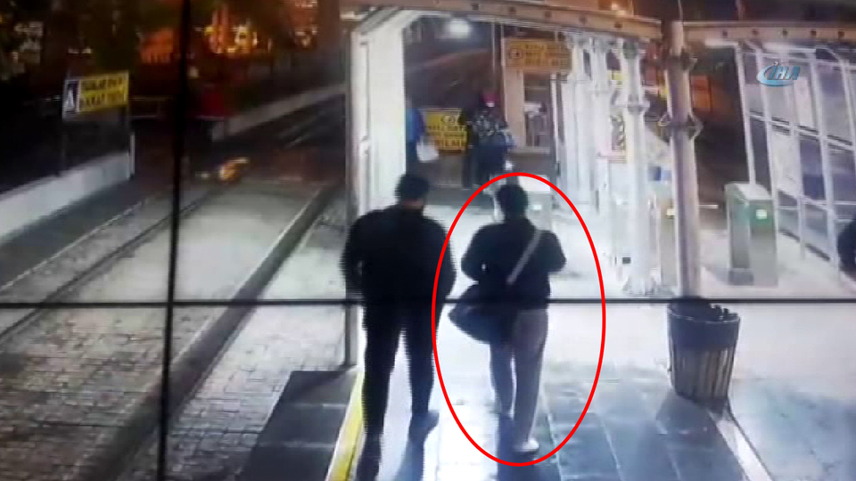 Tramvayda insanlık dersi veren gencin yeni görüntüleri ortaya çıktı!