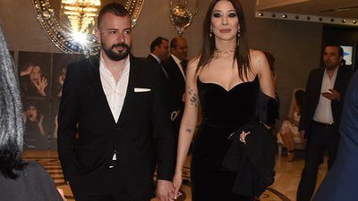 Yeni aşkıyla el ele