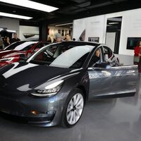 Elon Musk'ın şirketi Tesla'dan 710 milyon dolarlık rekor zarar