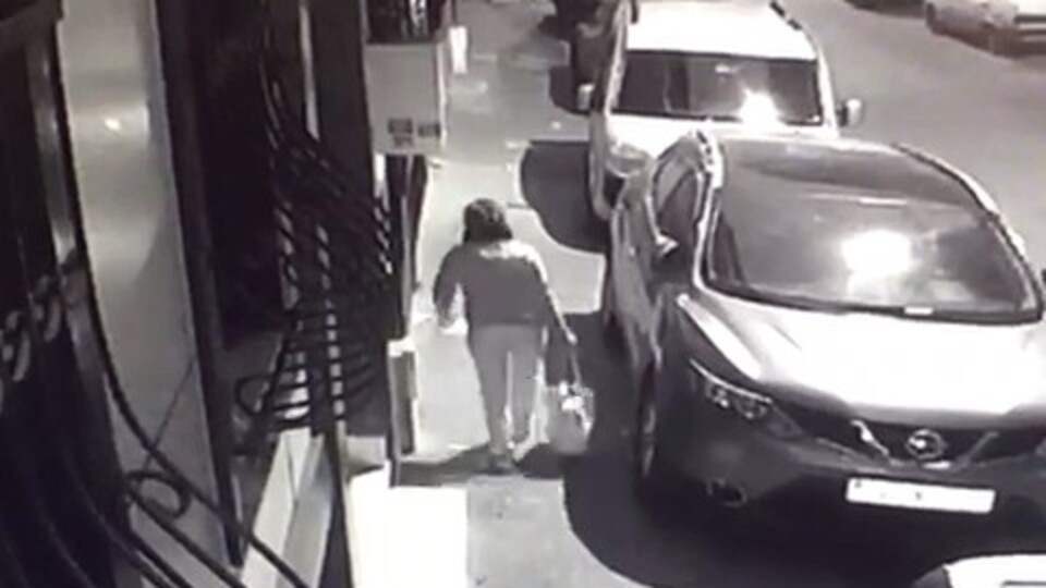 Vicdansız anne bebeğini çöpe böyle bıraktı!