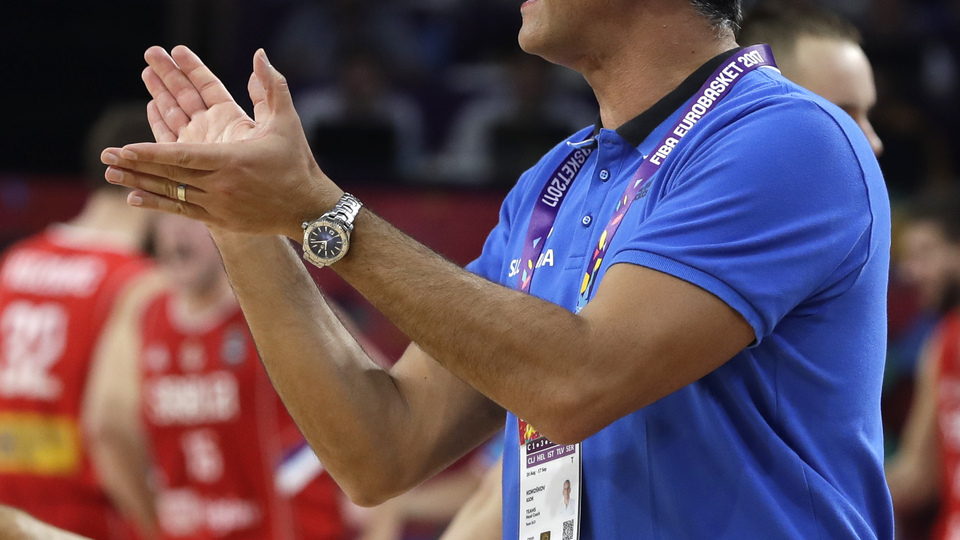 Suns'la anlaşan Kokoskov, NBA tarihine geçti