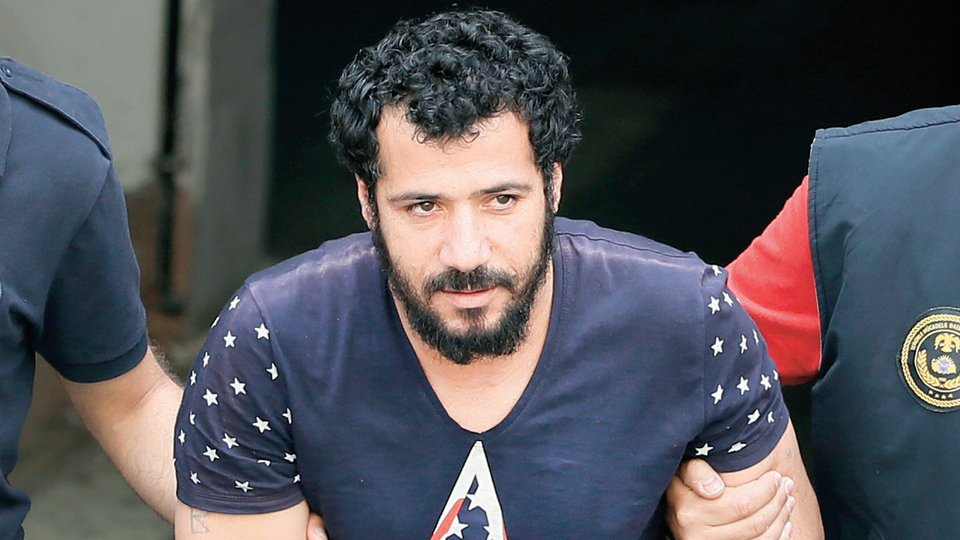 700 kişilik katliamı kabul etti!